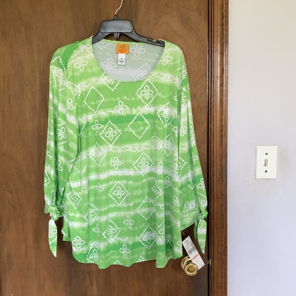 Relisted Ruby rd tie dye with floral print top w stretch size 2X - Picture 4 of 15